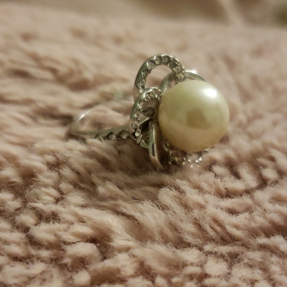 Ring - Picture 2 of 3